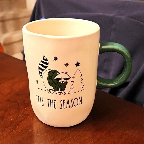 Rae Dunn "'Tis The Season" Raccoon Holiday Mug NEW! - Picture 1 of 6